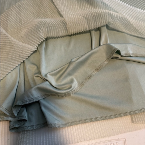 LC Pleated Tulle ombré skirt - Picture 6 of 7